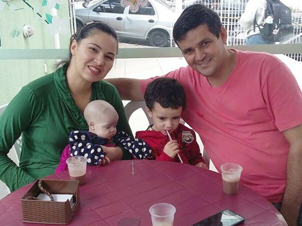 Gabriela Silva Gabi Ituiutaba família leucemia criança tratamento São Paulo (Foto: Queila Gomes/ Arquivo Pessoal)