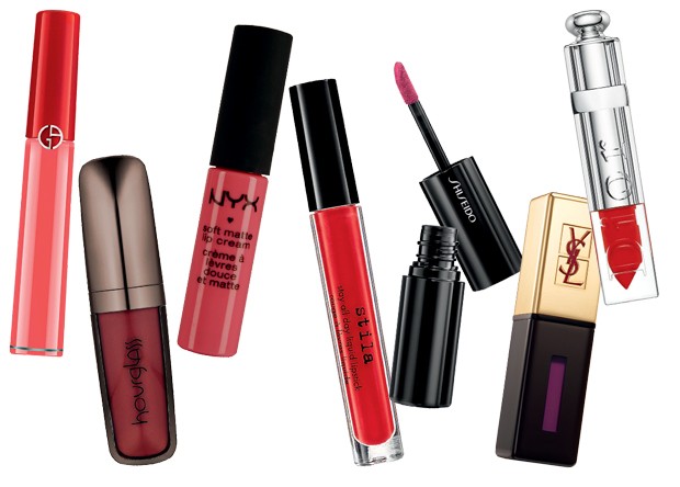 1 Lip Maestro cor Eccentrico, US$ 33, Giorgio Armani 2 Batom Opaque Rouge Liquid cor Icon, R$ 128, Hourglass 3 Soft Matte Lip Cream cor Ibiza, R$ 42, Nyx 4 Batom Stay All Day Liquid cor Beso, R$ 100, Stila 5 Batom Lacquer Rouge cor Sanguine, R$ 123, Shiseido 6 Batom Rouge Pur Couture Vernis à Lèvres cor 01, R$ 182, YSL 7 Batom Addict Fluid Stick cor Open Me, R$ 124, Dior (Foto: Manuel Nogueira e Divulgação )