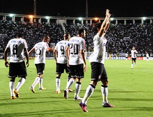 Pato Corinthians x Tijuana (Foto: Marcos Ribolli / Globoesporte.com)