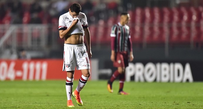 Lesão Ganso São Paulo X Fluminense (Foto: Marcos Ribolli)