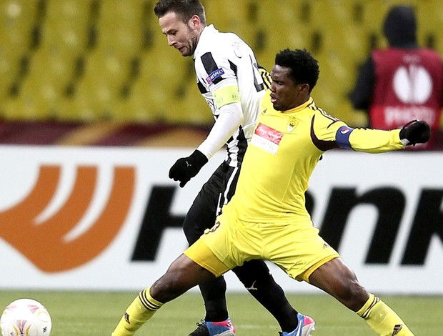 Samuel Eto´o na partida do Anzhi contra o Newcastle (Foto: EFE)