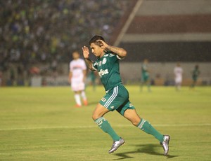 Vilaron vê evolução do Palmeiras na estreia: 