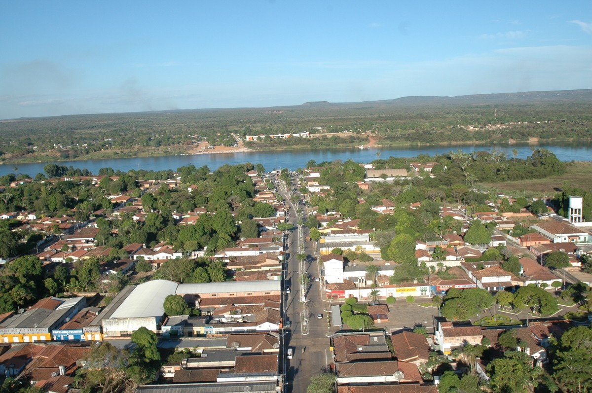 Baixa no rio Tocantins suspende operações de balsas entre duas ... - Globo.com
