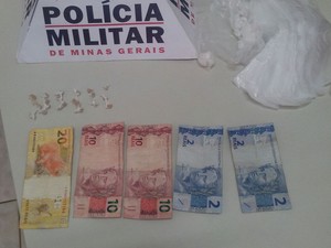 Parte da droga estava escondida na casa do adolescente (Foto: Polícia Militar)