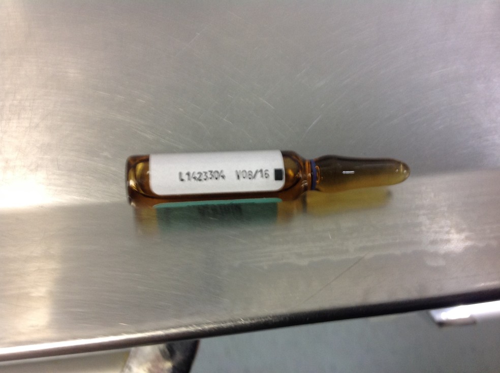 Medicamento com data de validade vencida encontrado na UPA de Queimados, na Baixada Fluminense (Foto: Divulgação/ Cremerj)