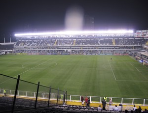 TR Estádio Vila Belmiro noite (Foto: Lincoln Chaves)