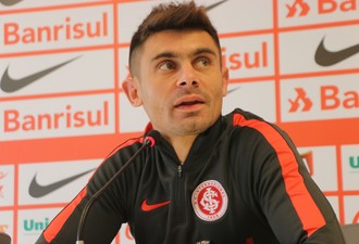Alex meia Inter (Foto: Tomás Hammes / GloboEsporte.com) Alex meia Inter (Foto: Tomás Hammes / GloboEsporte.com)