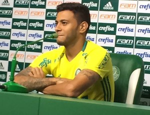 Ainda em busca de 100%, Cleiton Xavier pede sequência no Palmeiras