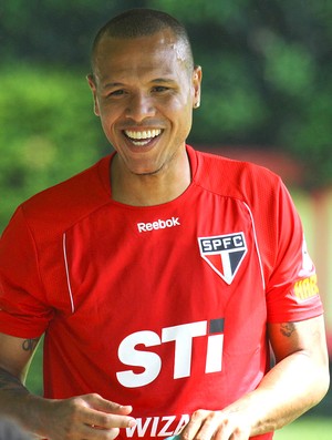 Luis Fabiano no treino do São Paulo (Foto: Luiz Pires / VIPCOMM)