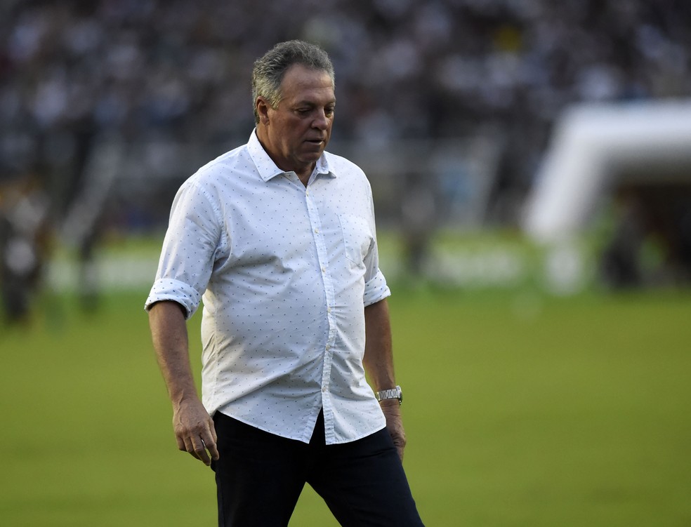 Abel deixou o gramado muito irritado após o gol que garantiu a vitória do Vasco (Foto: André Durão / GloboEsporte.com)