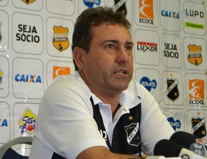 Zé Teodoro - técnico do ABC (Foto: Jocaff Souza/GloboEsporte.com)