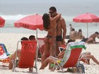 Ex-BBB Yuri beija morena na praia: 'É só um affair'