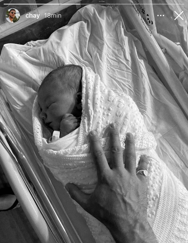 Laura Neiva dá à luz José (Foto: Reprodução/Instagram)