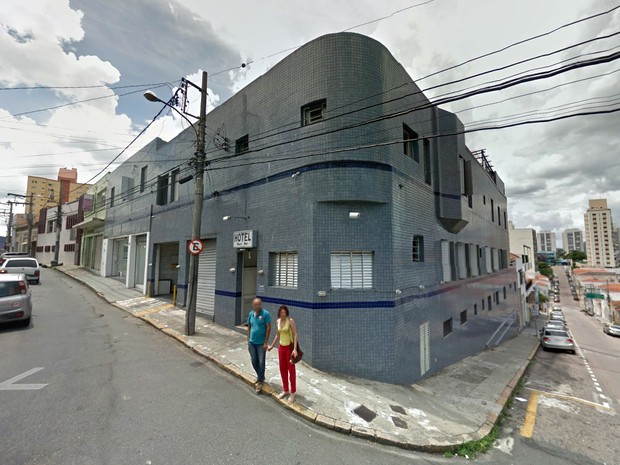Mulher foi encontrada morta dentro de quarto de hotel em Jundiaí (Foto: Reprodução/Google Street View)