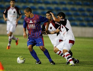 Tiradentes x Guarany de Sobral pela 1ª rodada do Campeonato Cearense de 2012 (Foto: Kid Júnior/Agência Diário)