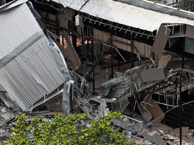 Um estande de vendas da obra de um prédio em construção é visto após desabar na Vila Olímpia, na zona sul de São Paulo (Foto: Fábio Tito/G1)
