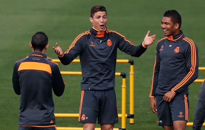 Cristiano Ronaldo e casemiro treino Real Madrid (Foto: REUTERS)