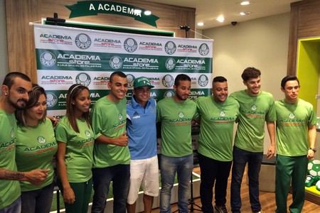 Tietado em loja oficial do Palmeiras, Dudu diz: 