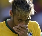 Neymar passa folga fazendo fisioterapia em casa (AFP)