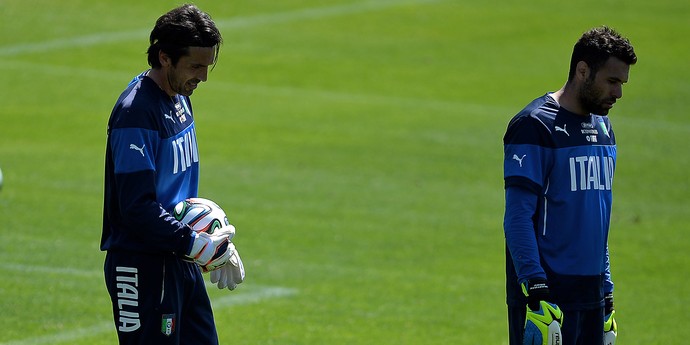 Sirigu buffon italy (Photo: AFP)