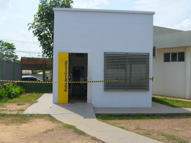  Suspeitos tentaram invadir caixa eletrônico, que fica dentro de hospital em Rio Branco  (Foto: Daniel Lopes/Arquivo pessoal)