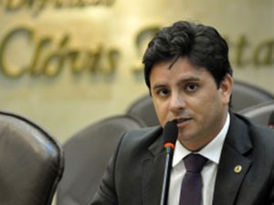 Carlos Augusto Maia é deputado estadual do PROS (Foto: João Gilberto/ALRN)