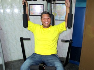 Jovem eliminou 40 quilos em três meses (Foto: Anna Gabriela Ribeiro/G1)