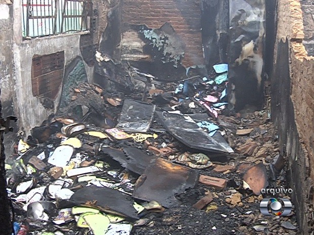 Em um ano, mais de 200 escolas são alvos de vandalismo, em Goiânia, Goiás (Foto: Reprodução/TV Anhanguera)