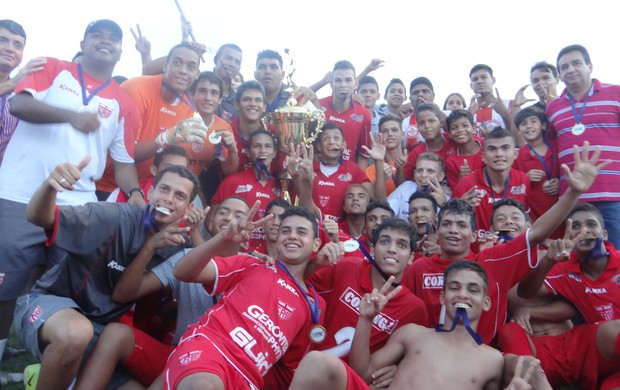 CRB campeão Alagoano Sub-18 (Foto: Paulo Victor Malta/GLOBOESPORTE.COM)