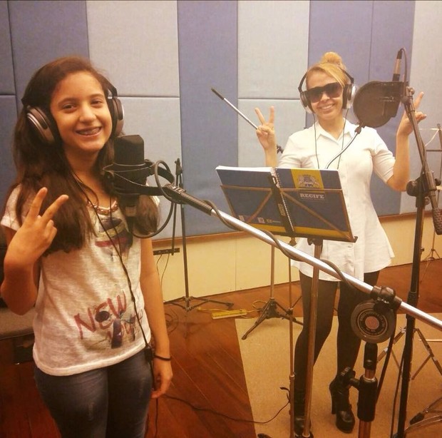 Joelma grava CD com a filha (Foto: Divulgação)