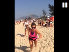 Angela Sousa acorda bem cedo para se exercitar em praia no Rio
