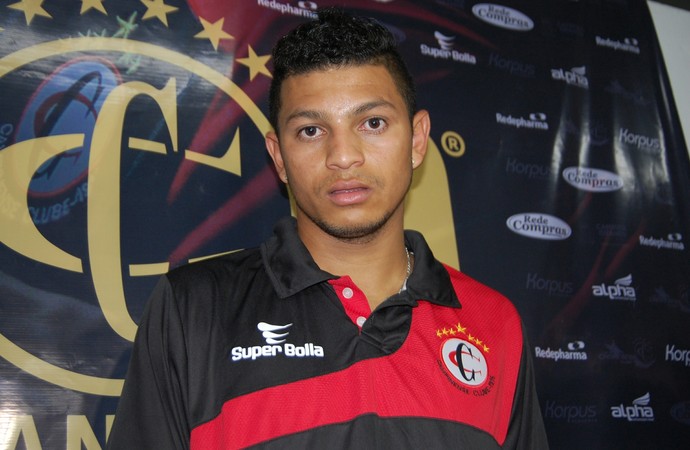Felipe Alves, atacante do Campinense (Foto: Silas Batista / GloboEsporte.com) Felipe Alves, atacante do Campinense (Foto: Silas Batista / GloboEsporte.com)