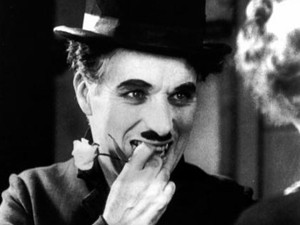 Charlie Chaplin em cena de 'Luzes na cidade", de 1931 (Foto: Divulgação)