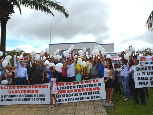 Ato terminou na frente do Ministério Público (Foto: Ana Claudia Ferreira/G1) Ato terminou na frente do Ministério Público (Foto: Ana Claudia Ferreira/G1)