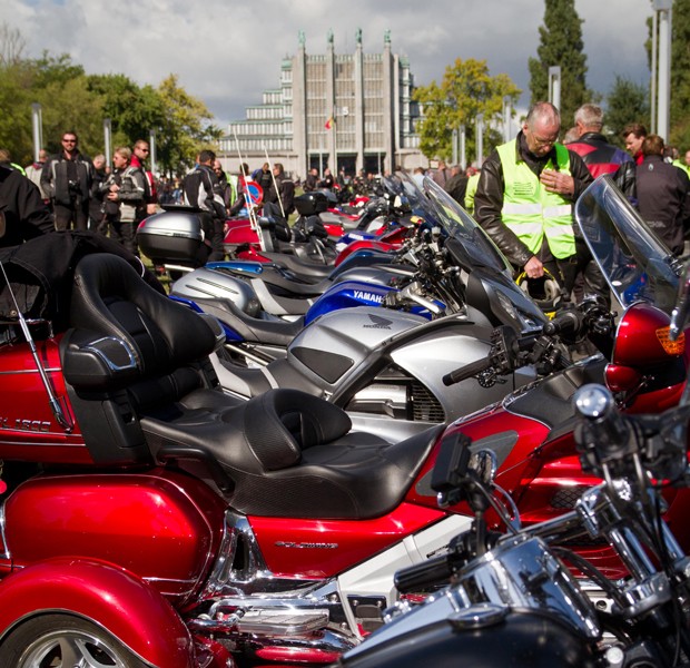 Protesto de motociclistas na Europa (Foto: AURORE BELOT / BELGA / AFP)