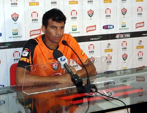 Neto Baiano concede entrevista na Toca do Leão (Foto: Raphael Carneiro / Globoesporte.com)