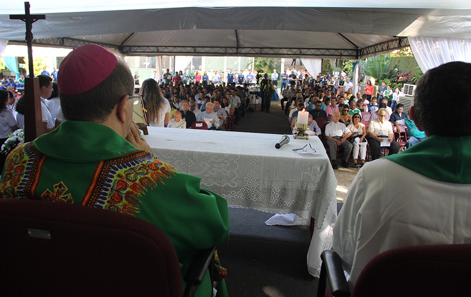Missa comemora 43 da Rede Amazônica em Manaus (Foto: Katiúscia Monteiro/ Rede Amazônica)