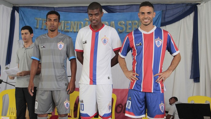 Novos uniformes do Itabaiana (Foto: Osmar Rios / GloboEsporte.com)