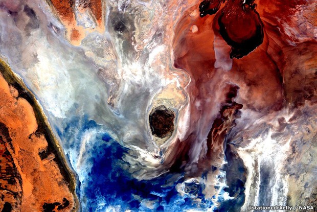 'Fotos como esta me deixam arrependido de não ter trazido minhas aquarelas para cá', escreveu Scott em 22 de novembro (Foto: Scott Kelly/Nasa)