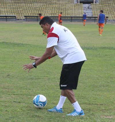 Flávio Araújo, treinador do River-PI (Foto: Ramiro Pena)