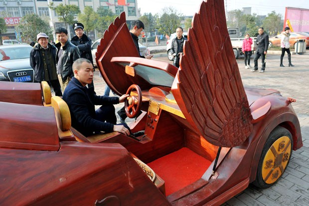 Yu gastou mais de 100 mil iuanes  yuan (R$ 44,5 mil) para idealizar o veículo (Foto: Reuters)