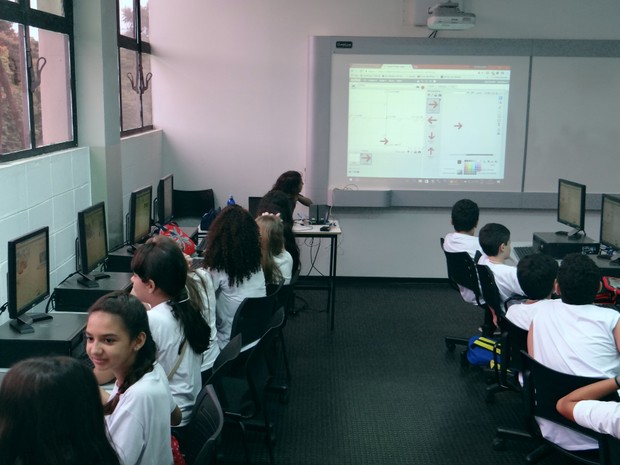 Oficina de programação de jogos ministrada por Matheus Barbosa
