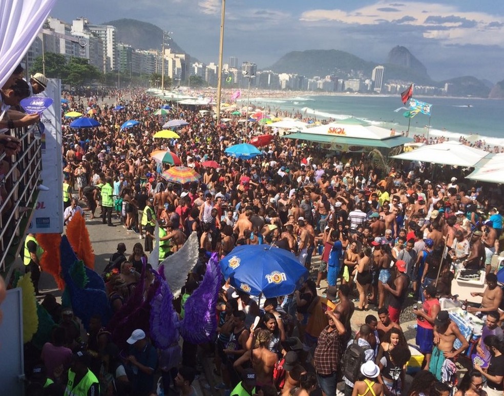 Parada Gay Re Ne Multid O Na Praia De Copacabana Portal Ternura Fm De