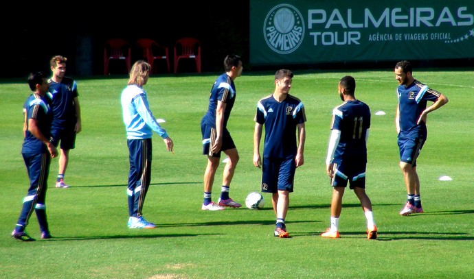 jogadores Palmeiras treino (Foto: Marcelo Hazan)