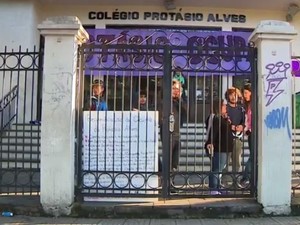 Escola Protásio Alves também está ocupada (Foto: Reprodução/RBS TV)