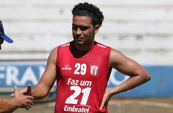 William Xavier, atacante do Botafogo-SP (Foto: Rogério Moroti/Ag. Botafogo)