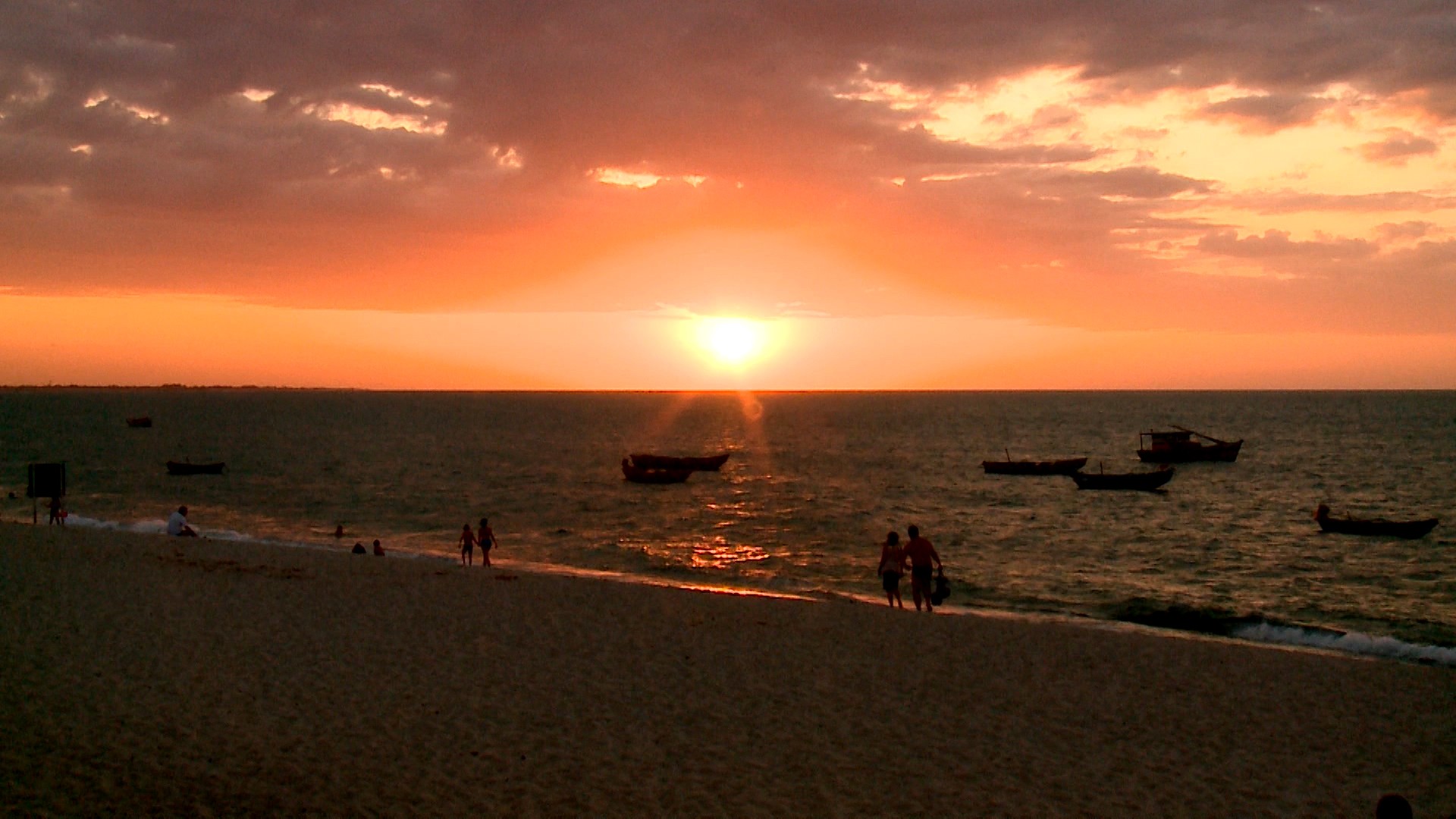 Pôr-do-sol encanta turistas no Litoral do Piauí (Foto: Reprodução/TV Clube)