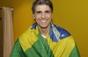 Reynaldo Gianecchini exibe todo o orgulho com a vitória do Brasil (Foto: Fábio Rocha/TV Globo)