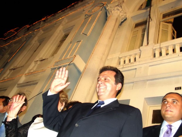 Posse de Carlos Eduardo como prefeito de Natal aconteceu na noite desta terça-feira, dia 1º de janeiro (Foto: Rafael Barbosa/G1)
