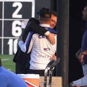 Gobbi assiste a treino do Timão, e Mano aprova: 'Muito importante'